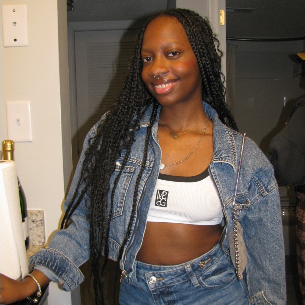 Meet your Posher, Naaja